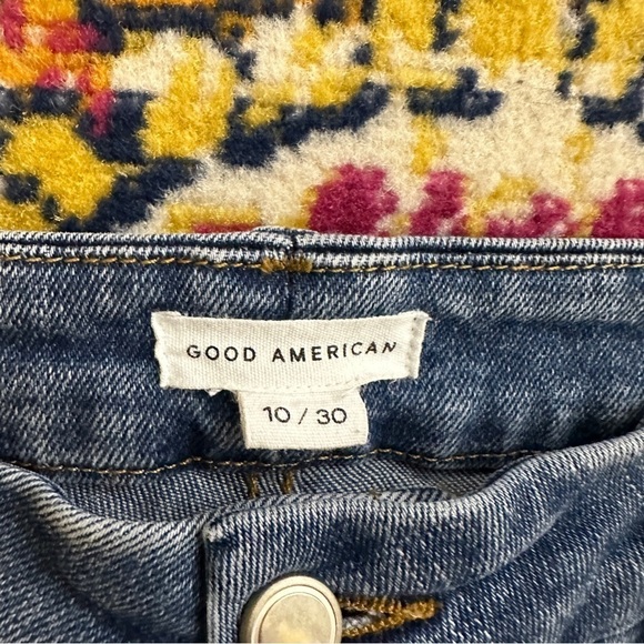 Good American Good Legs Straight Jeans with Raw Hem 10/30 - Picture 3 of 6